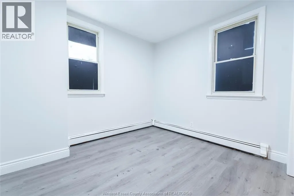 950 ELSMERE