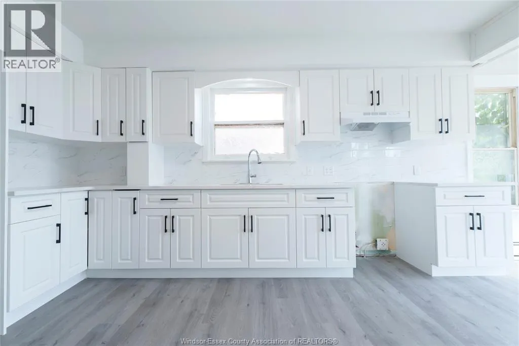 950 ELSMERE