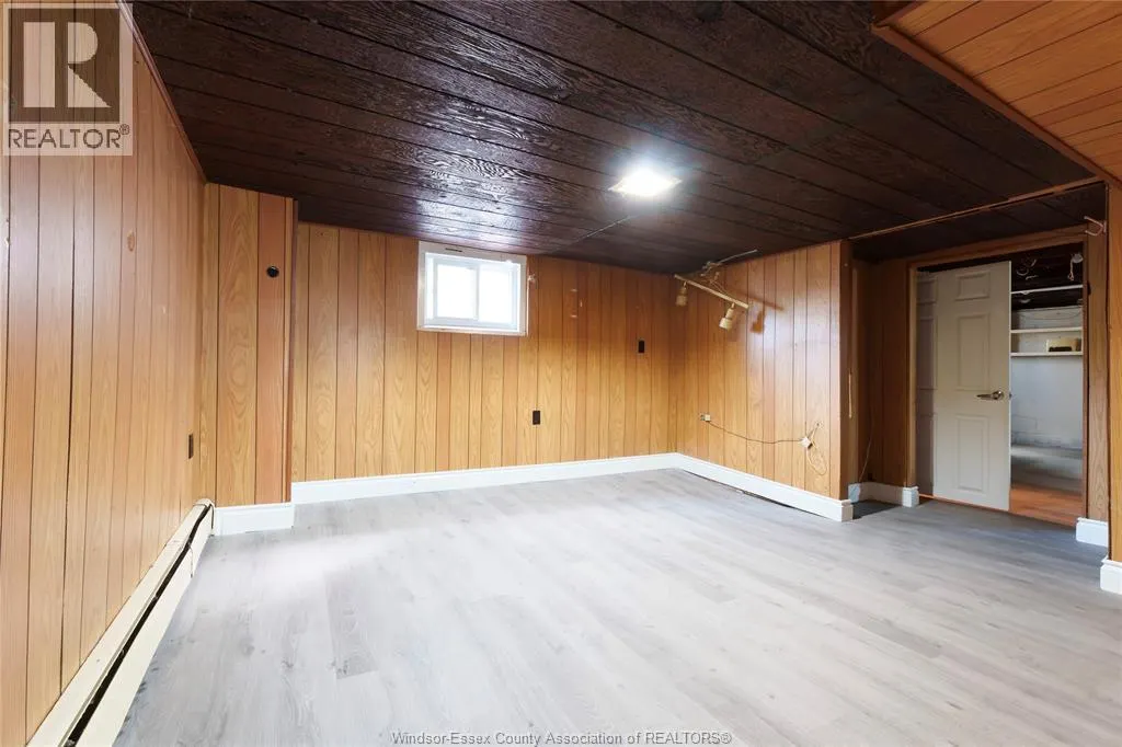 950 ELSMERE