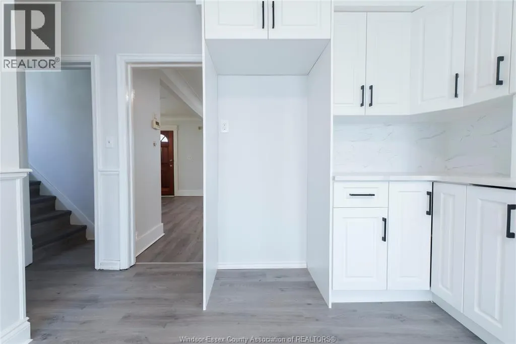 950 ELSMERE