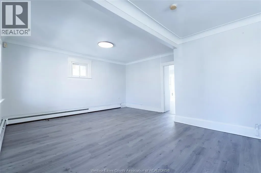 950 ELSMERE