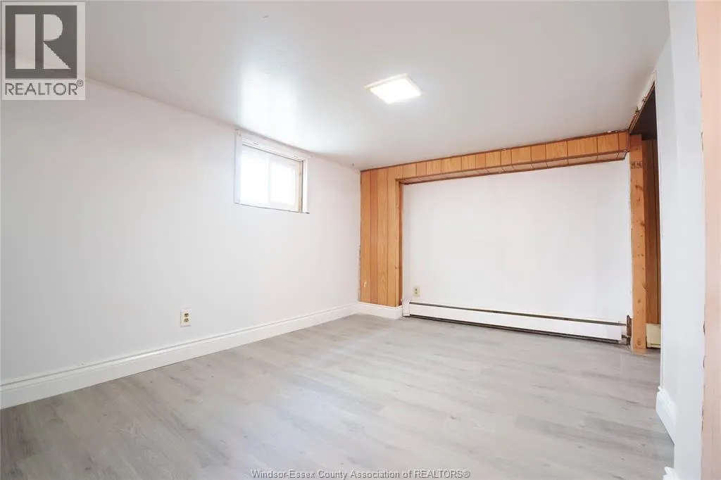 950 ELSMERE