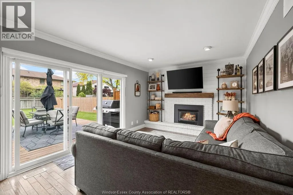 384 CENTENNIAL DRIVE