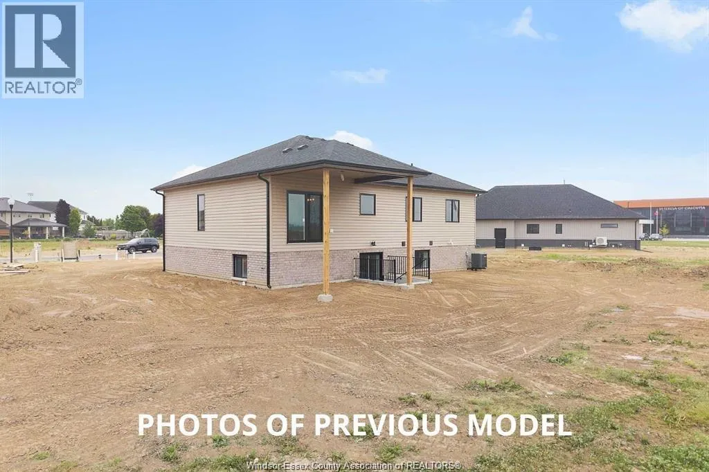 95 FENCELINE DRIVE