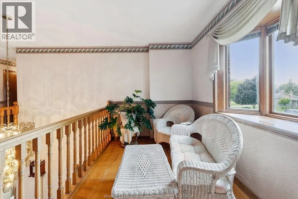 510 HARBOURNE CRESCENT