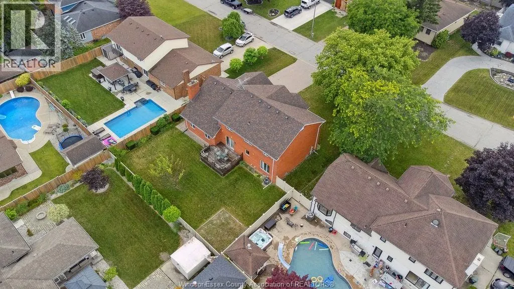 510 HARBOURNE CRESCENT