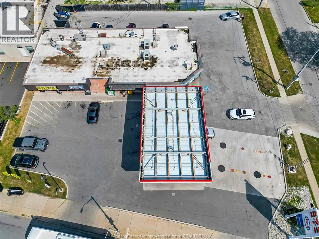 5124 TECUMSEH ROAD East