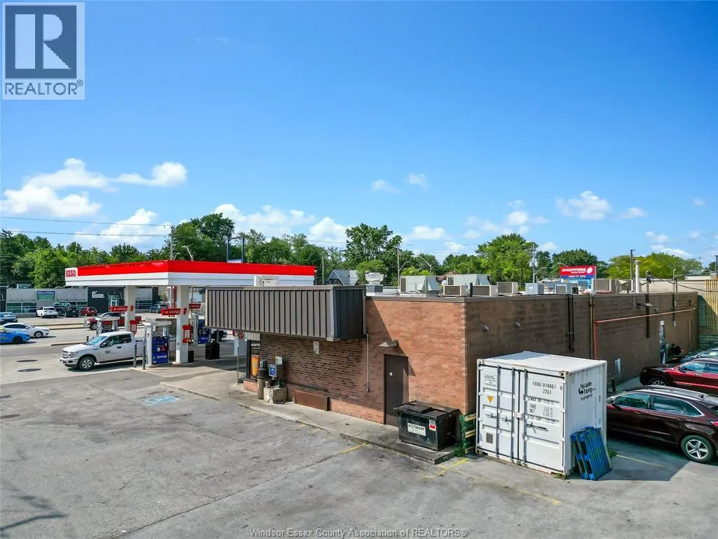 5124 TECUMSEH ROAD East