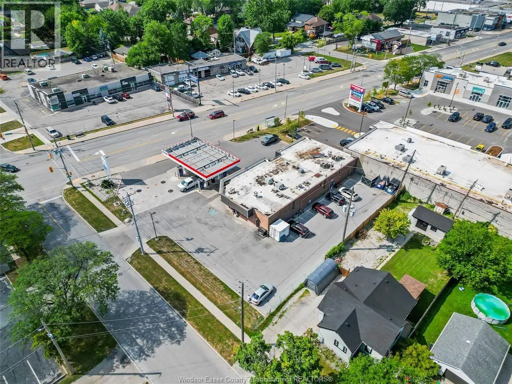 5124 TECUMSEH ROAD East