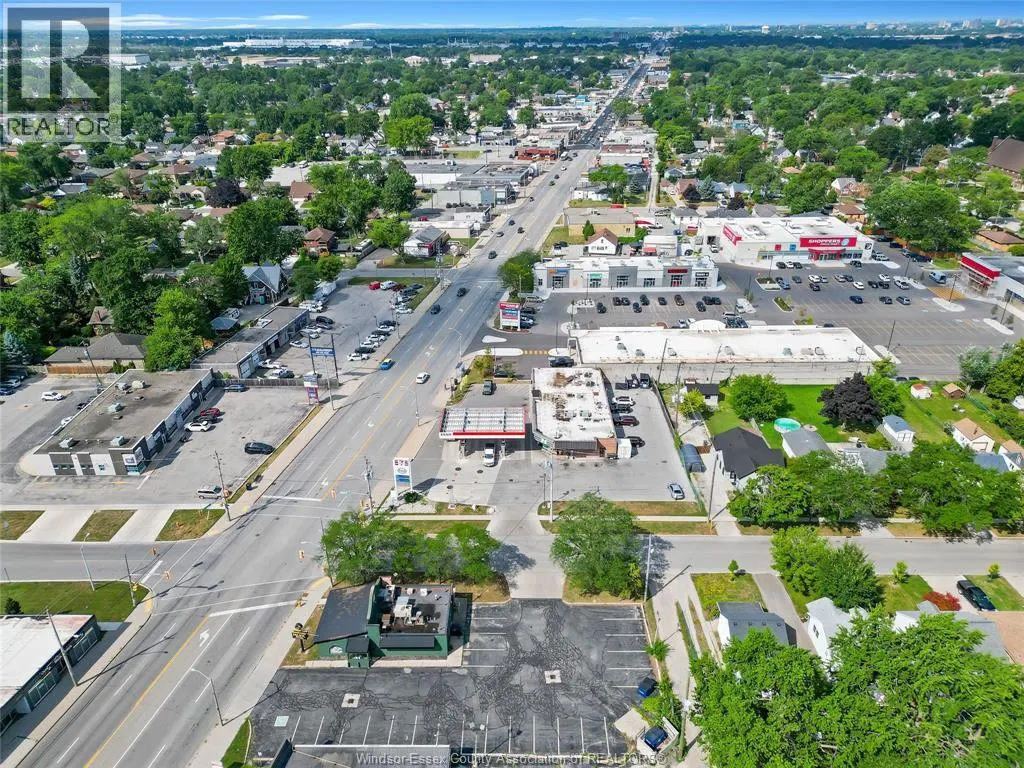 5124 TECUMSEH ROAD East