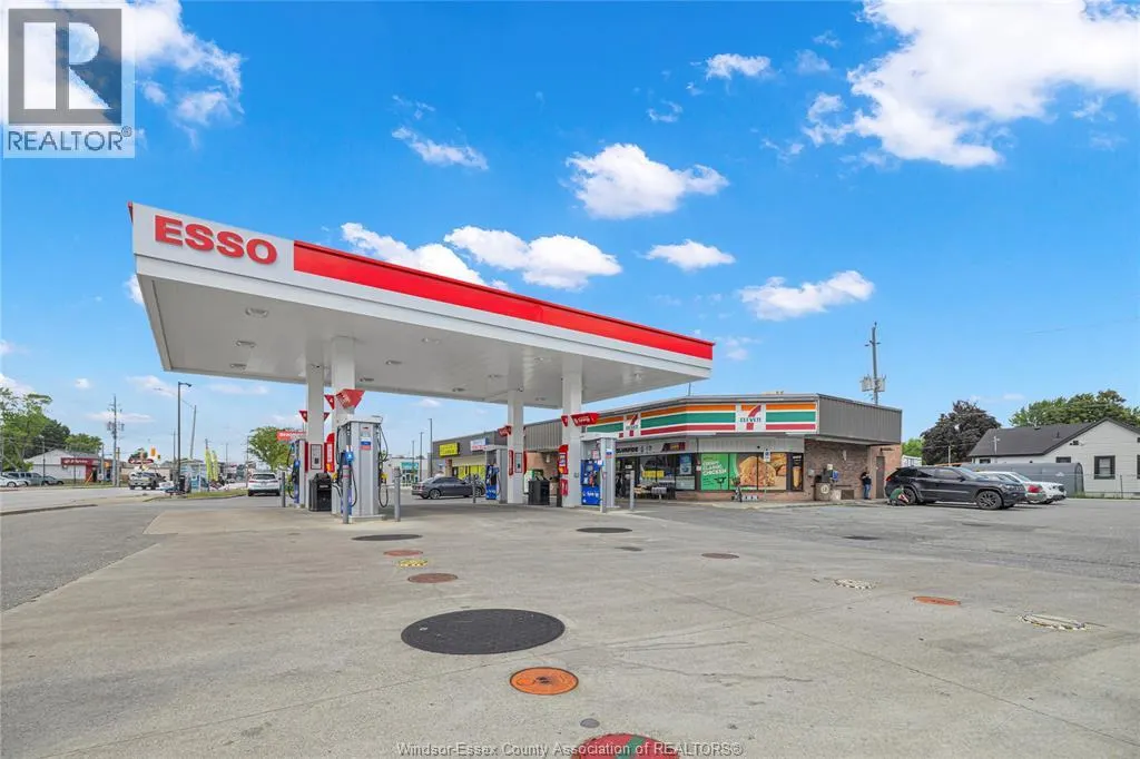 5124 TECUMSEH ROAD East