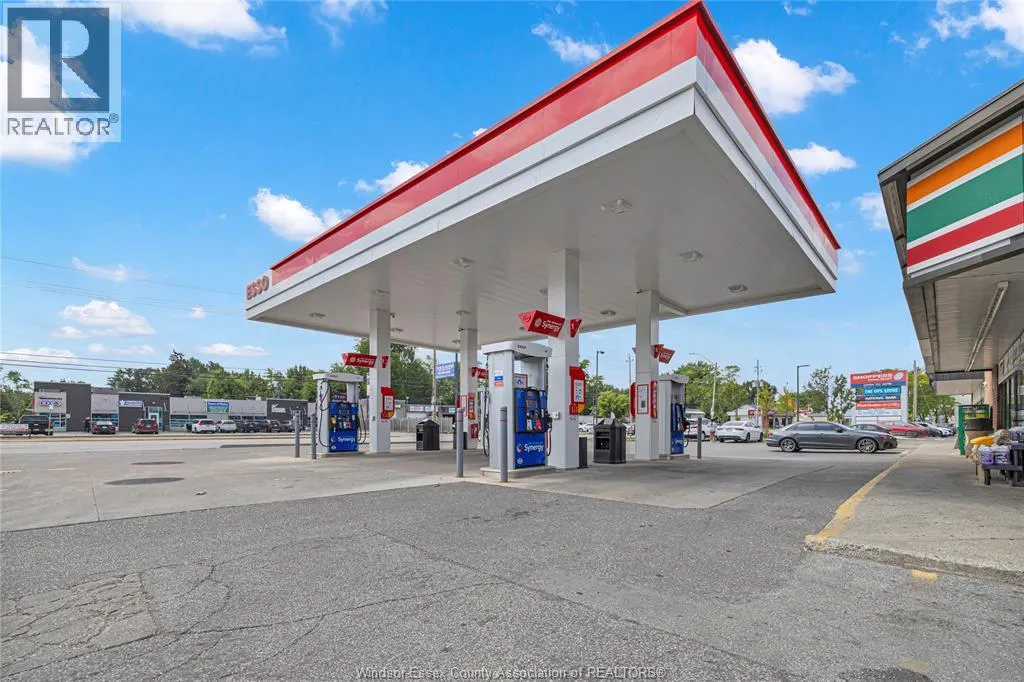 5124 TECUMSEH ROAD East