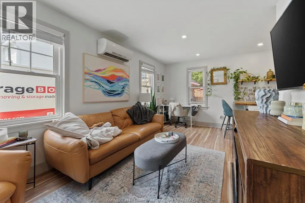60 SANDWICH STREET South