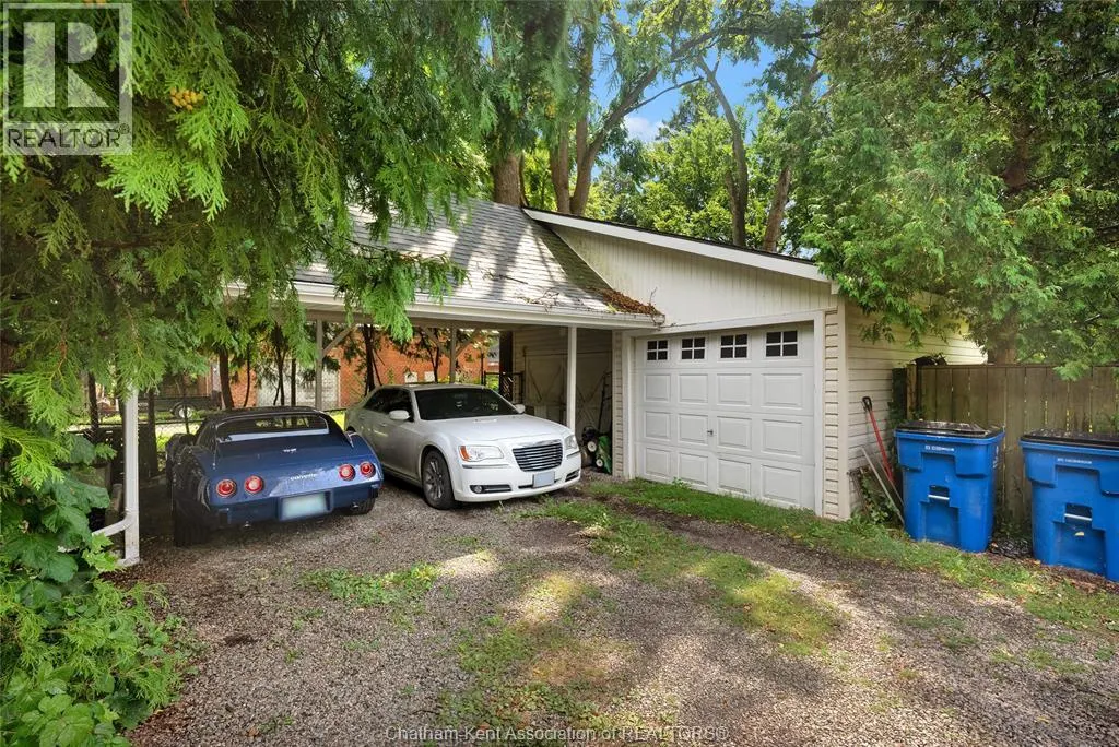 468 King STREET West
