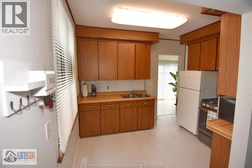 643 ALEXANDRINE STREET