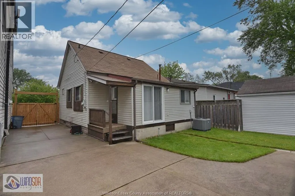 643 ALEXANDRINE STREET
