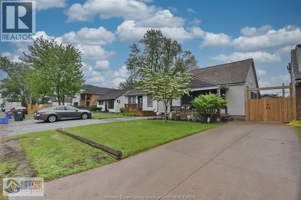 643 ALEXANDRINE STREET