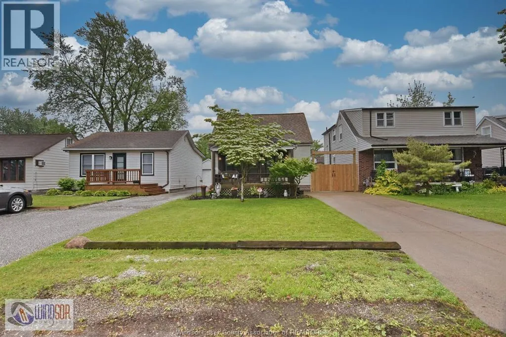 643 ALEXANDRINE STREET