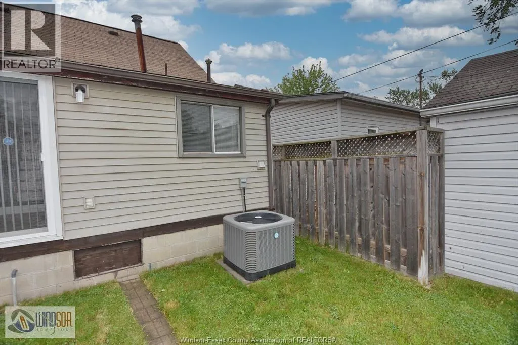 643 ALEXANDRINE STREET