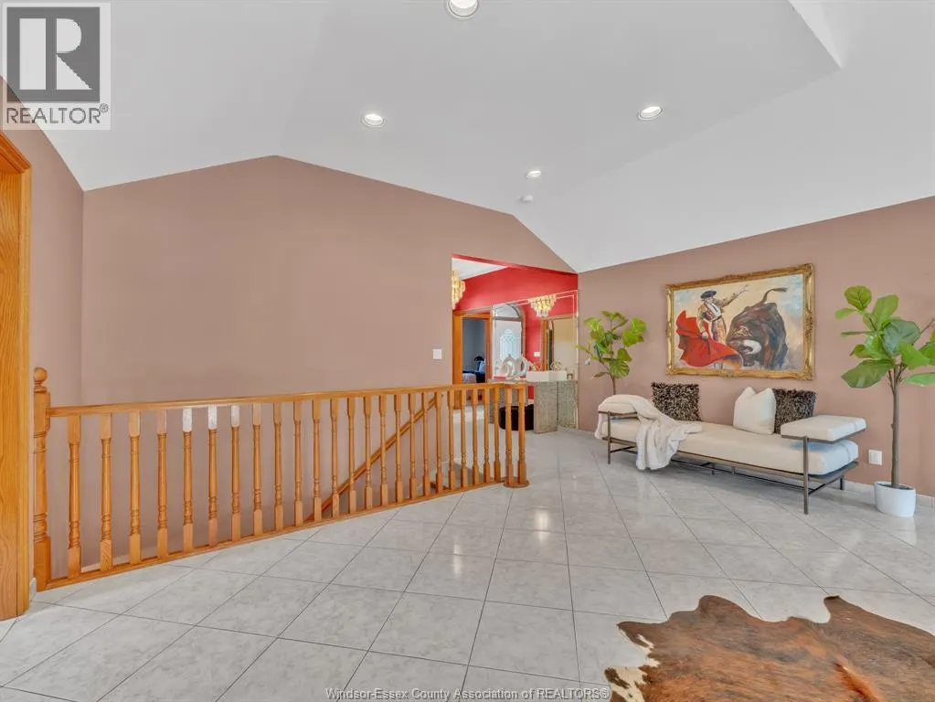2747 LIONEL DRIVE