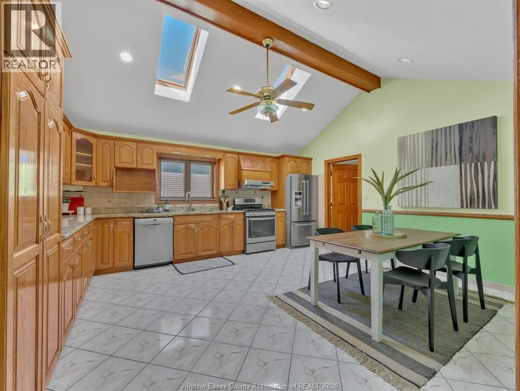 2747 LIONEL DRIVE