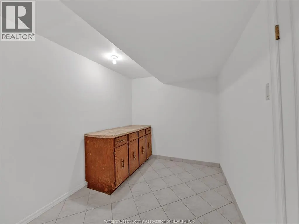 2747 LIONEL DRIVE