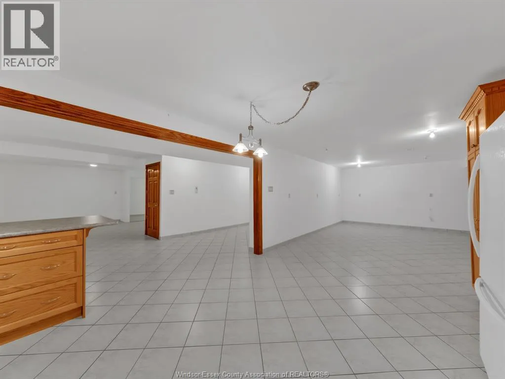 2747 LIONEL DRIVE