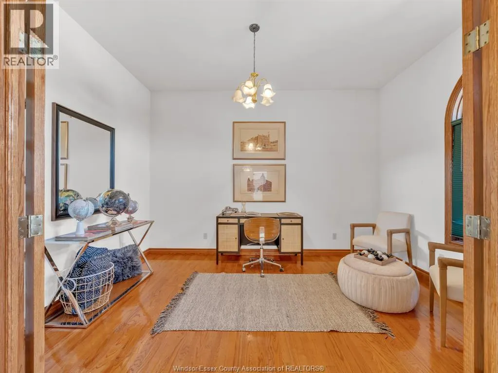 2747 LIONEL DRIVE