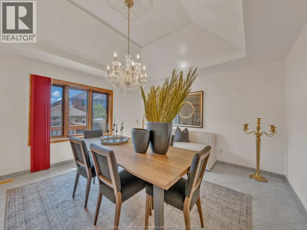 2747 LIONEL DRIVE