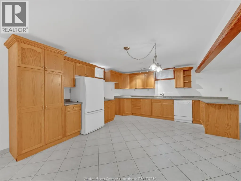 2747 LIONEL DRIVE