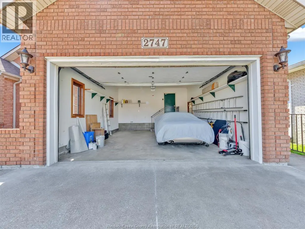 2747 LIONEL DRIVE