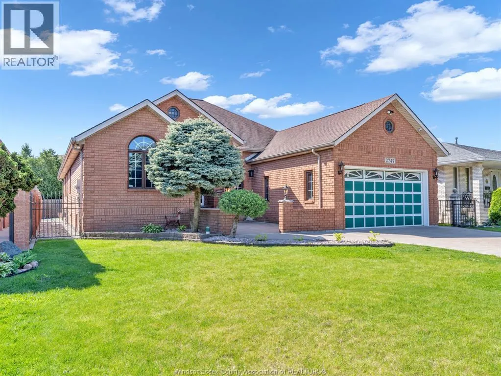 2747 LIONEL DRIVE