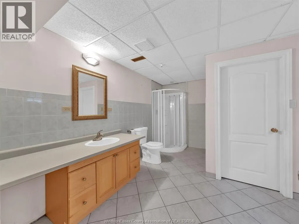2747 LIONEL DRIVE