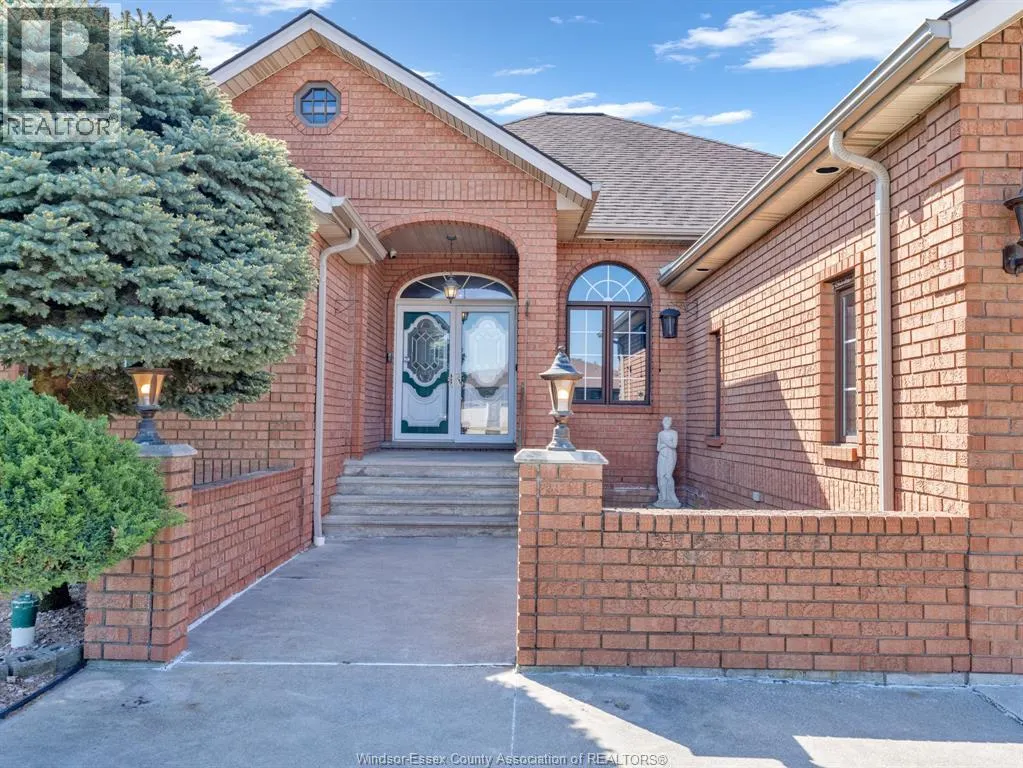 2747 LIONEL DRIVE