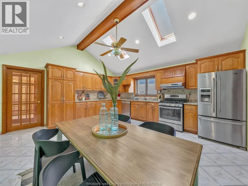 2747 LIONEL DRIVE