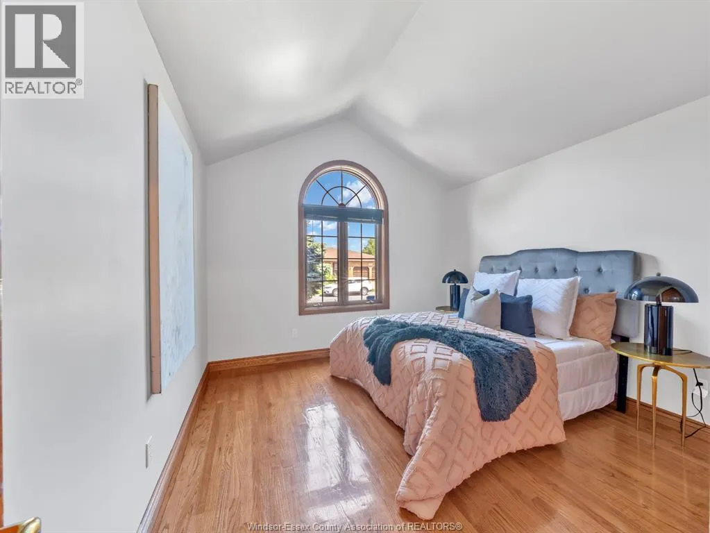 2747 LIONEL DRIVE