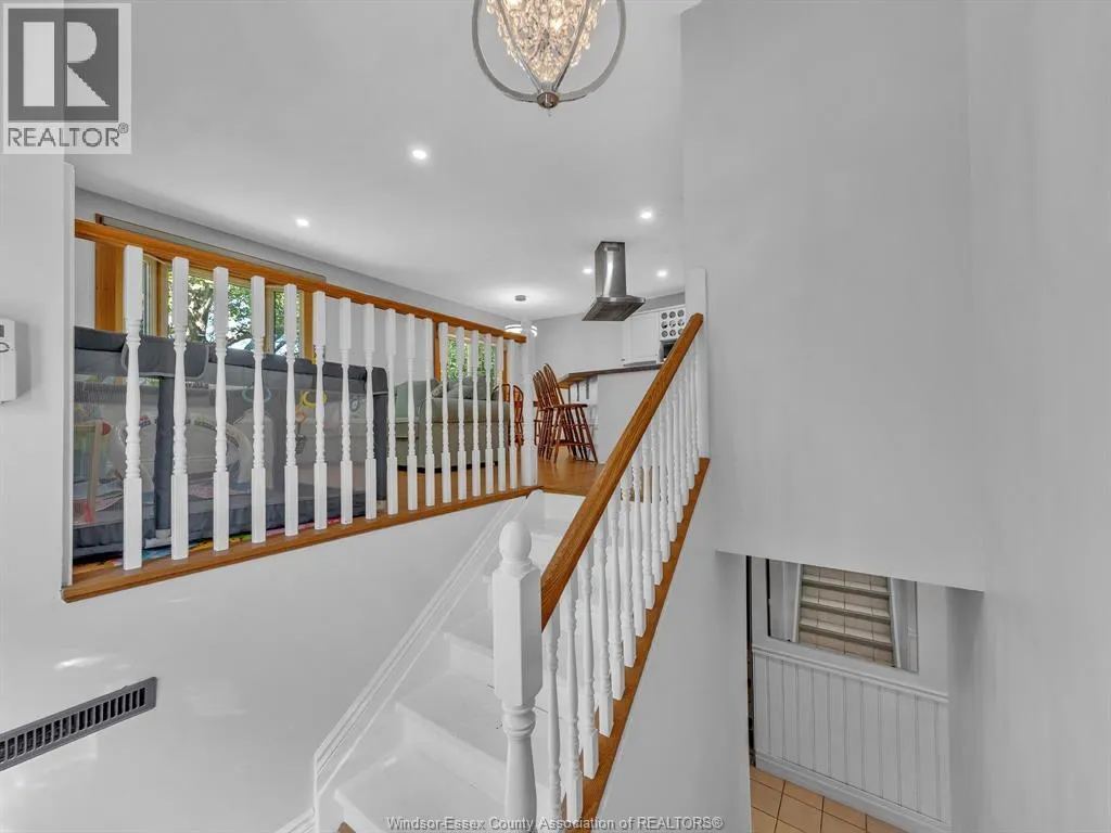 3310 Hemlock