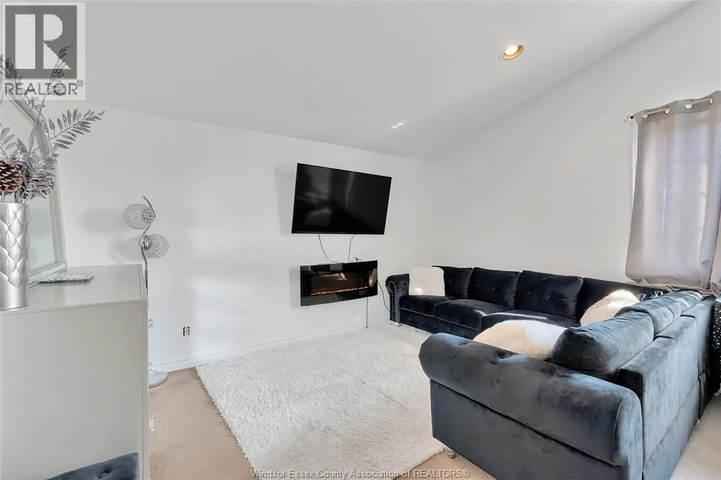 1414 GIRARD DRIVE