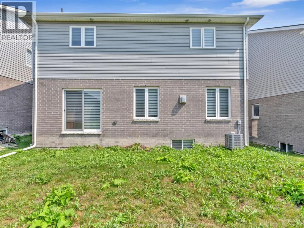 87 WARWICK DRIVE