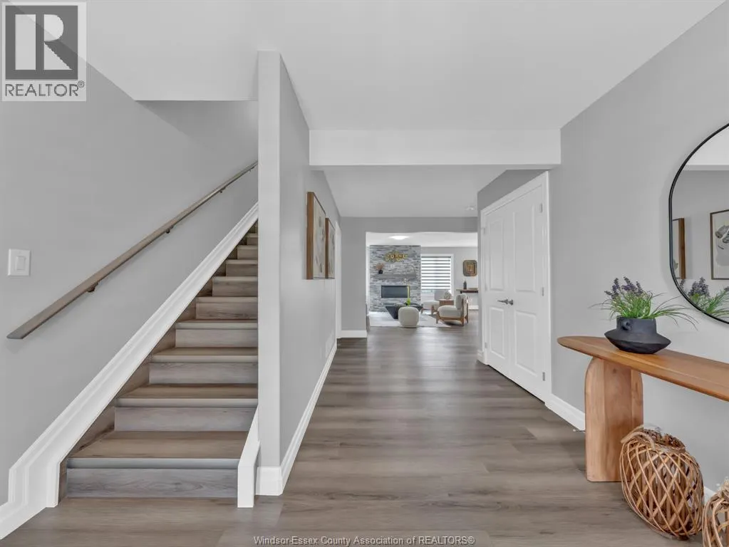 87 WARWICK DRIVE
