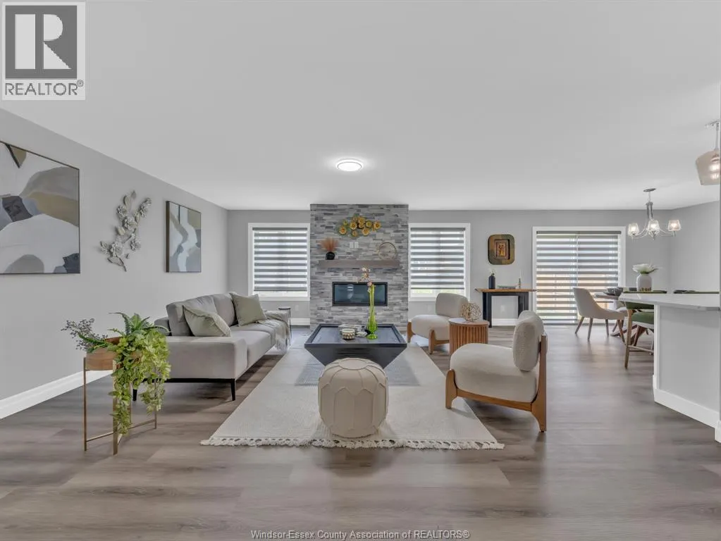 87 WARWICK DRIVE