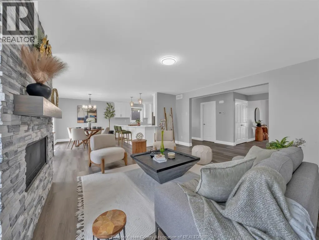 87 WARWICK DRIVE