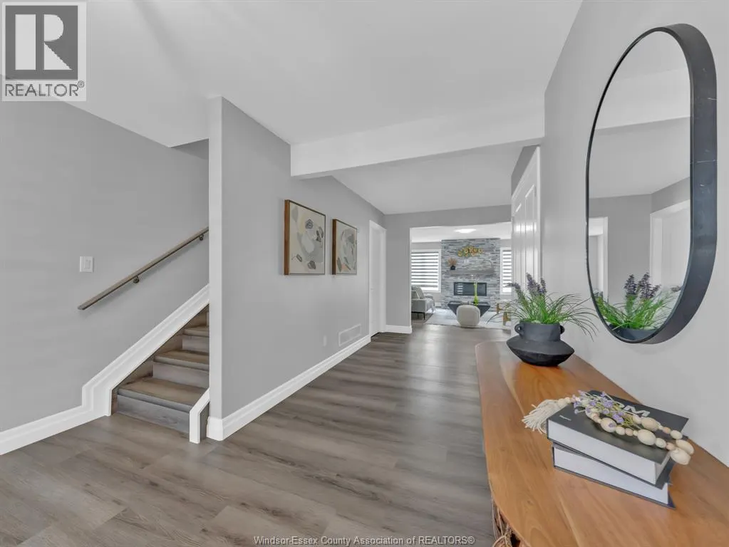 87 WARWICK DRIVE