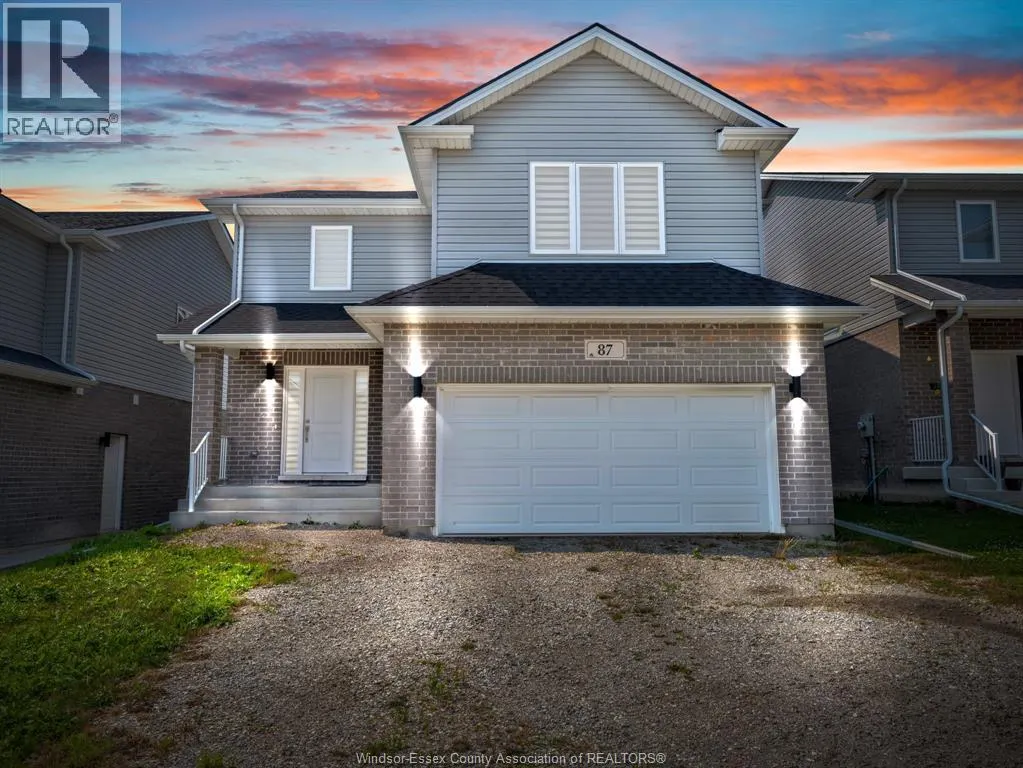 87 WARWICK DRIVE
