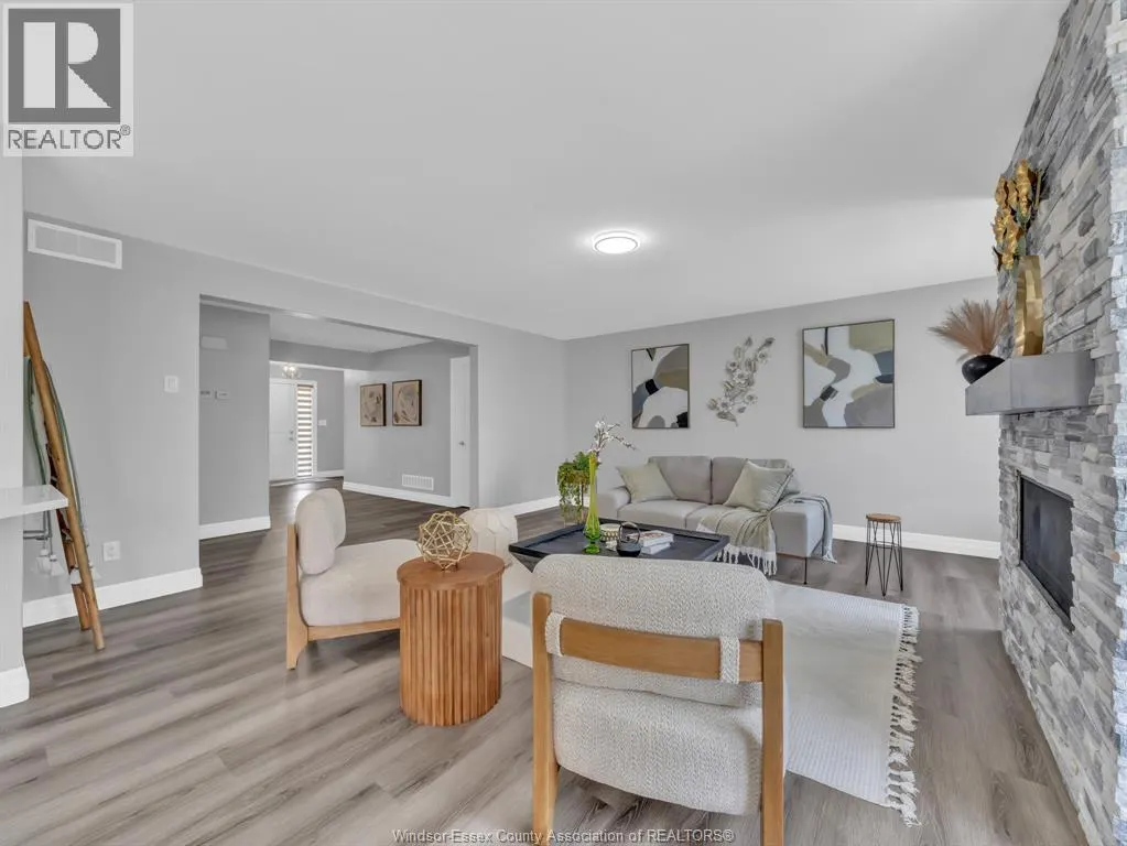 87 WARWICK DRIVE