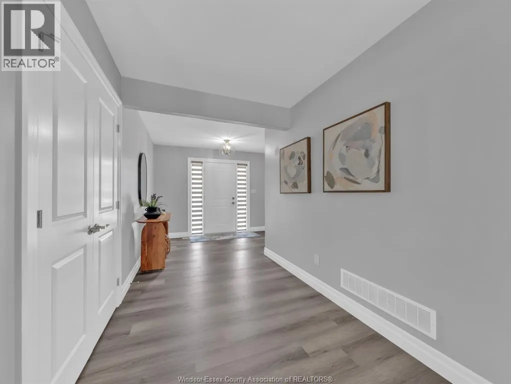 87 WARWICK DRIVE
