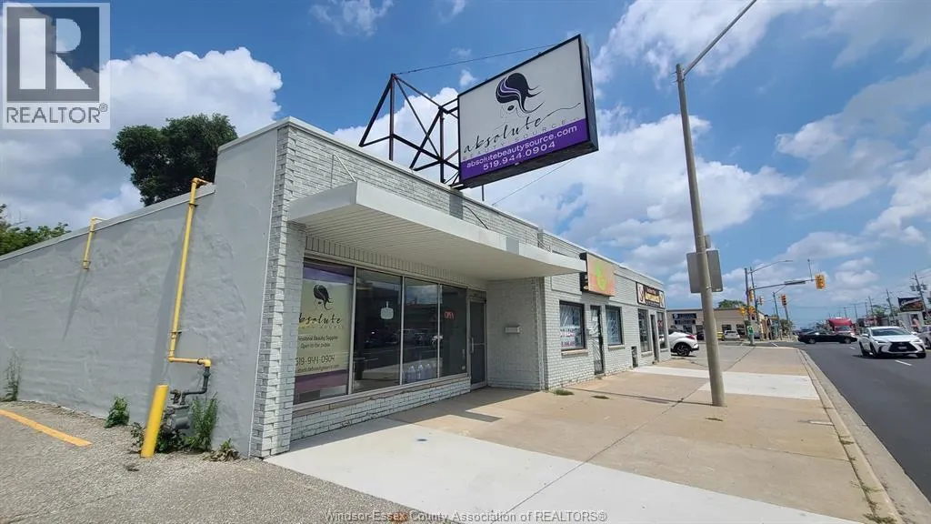 4640 TECUMSEH ROAD East