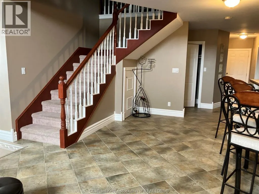 601 Grand AVENUE East Unit# Upper