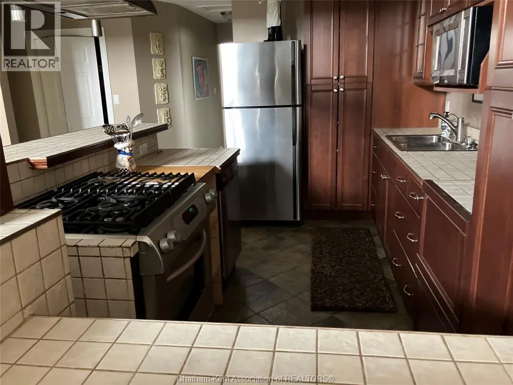 601 Grand AVENUE East Unit# Upper