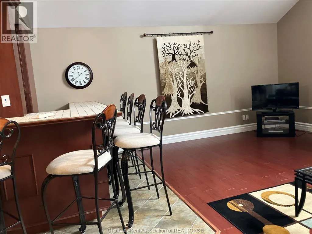 601 Grand AVENUE East Unit# Upper